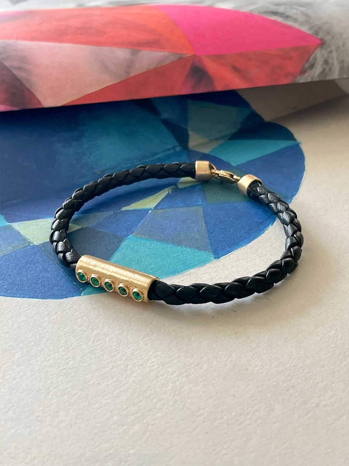 Emerald Essence - Bracelet in 18 karat solid gold with Emeralds