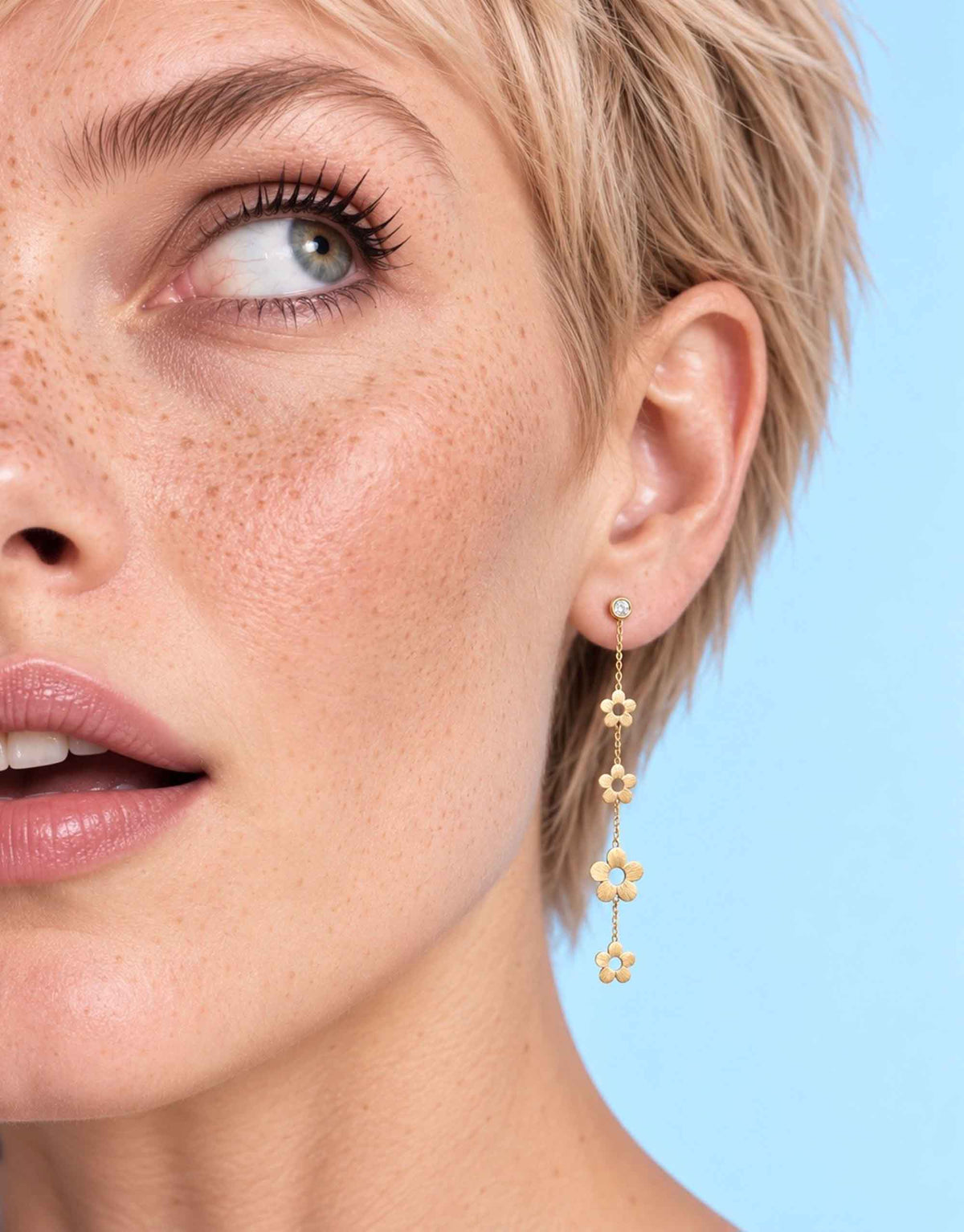 FLOWER POWER – Single Diamond Ear Jacket in 18-Karat Solid Gold