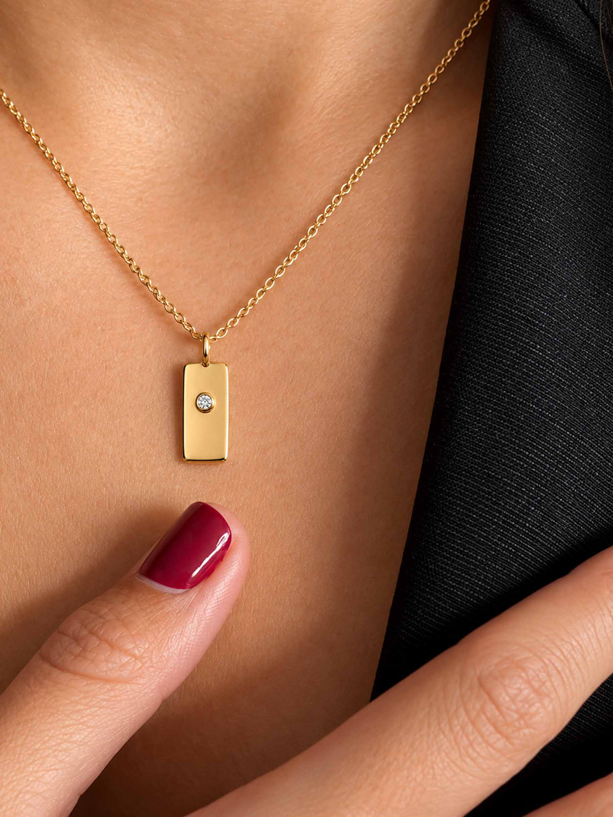 MINIMAL - Pendant with diamonds
