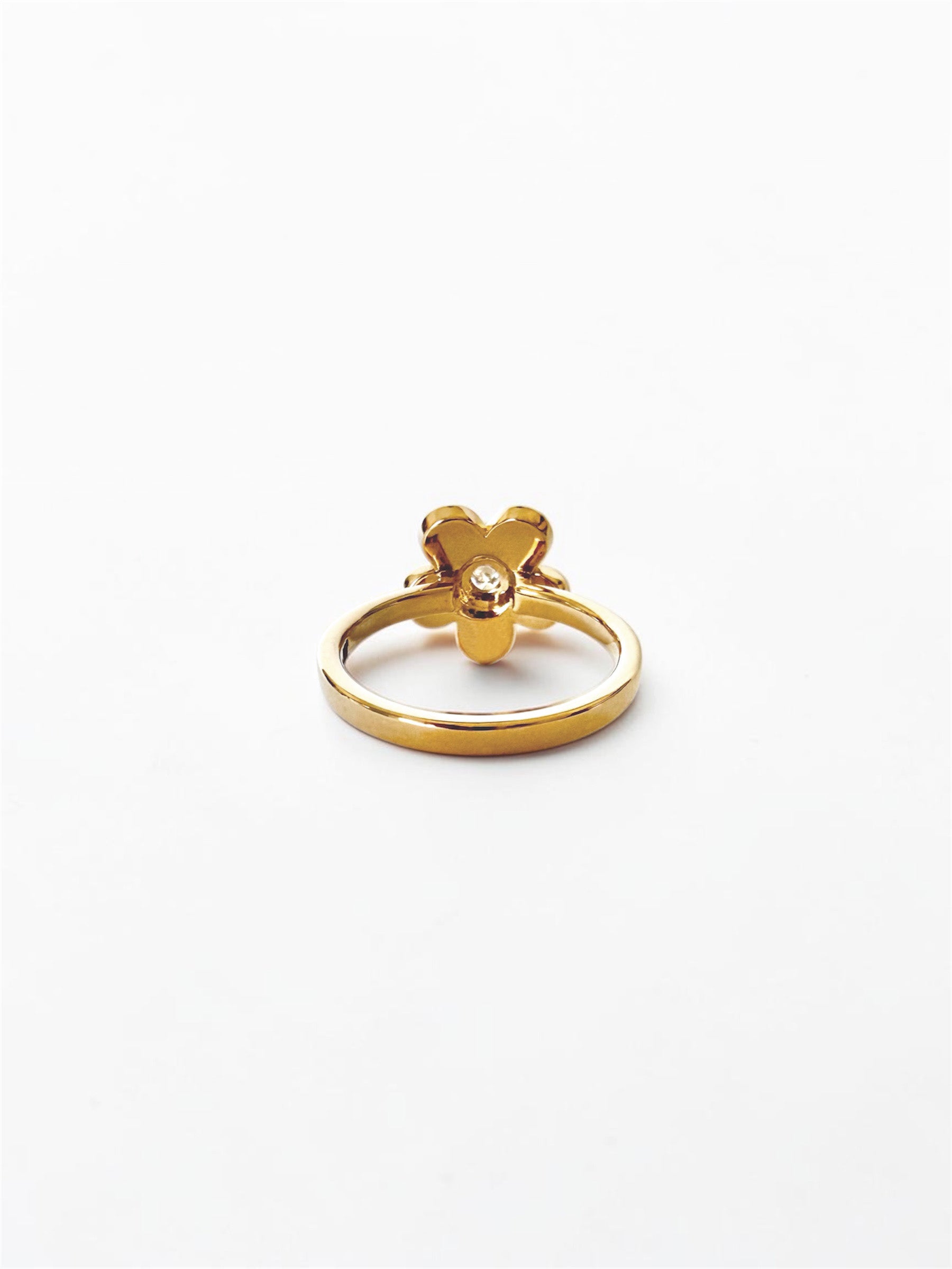Flower Power Diamond - Ring with Center Diamond and small brilliants