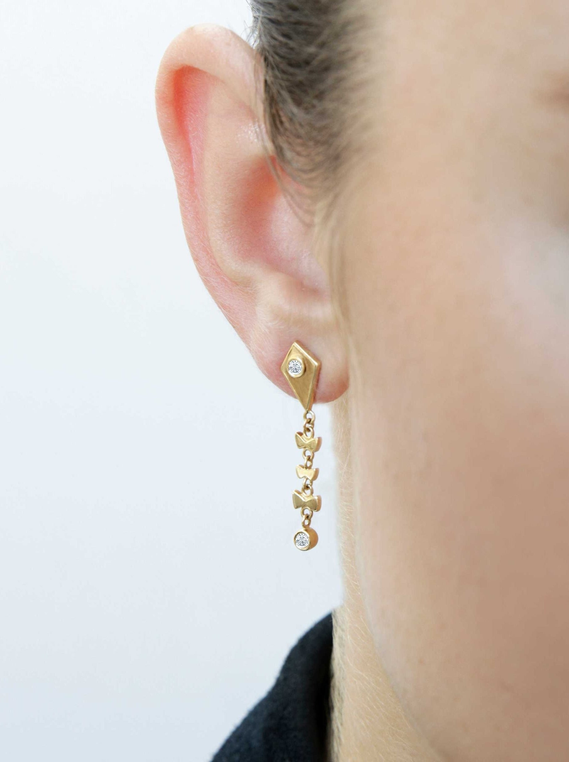 Kite - Earrings with gleaming diamonds