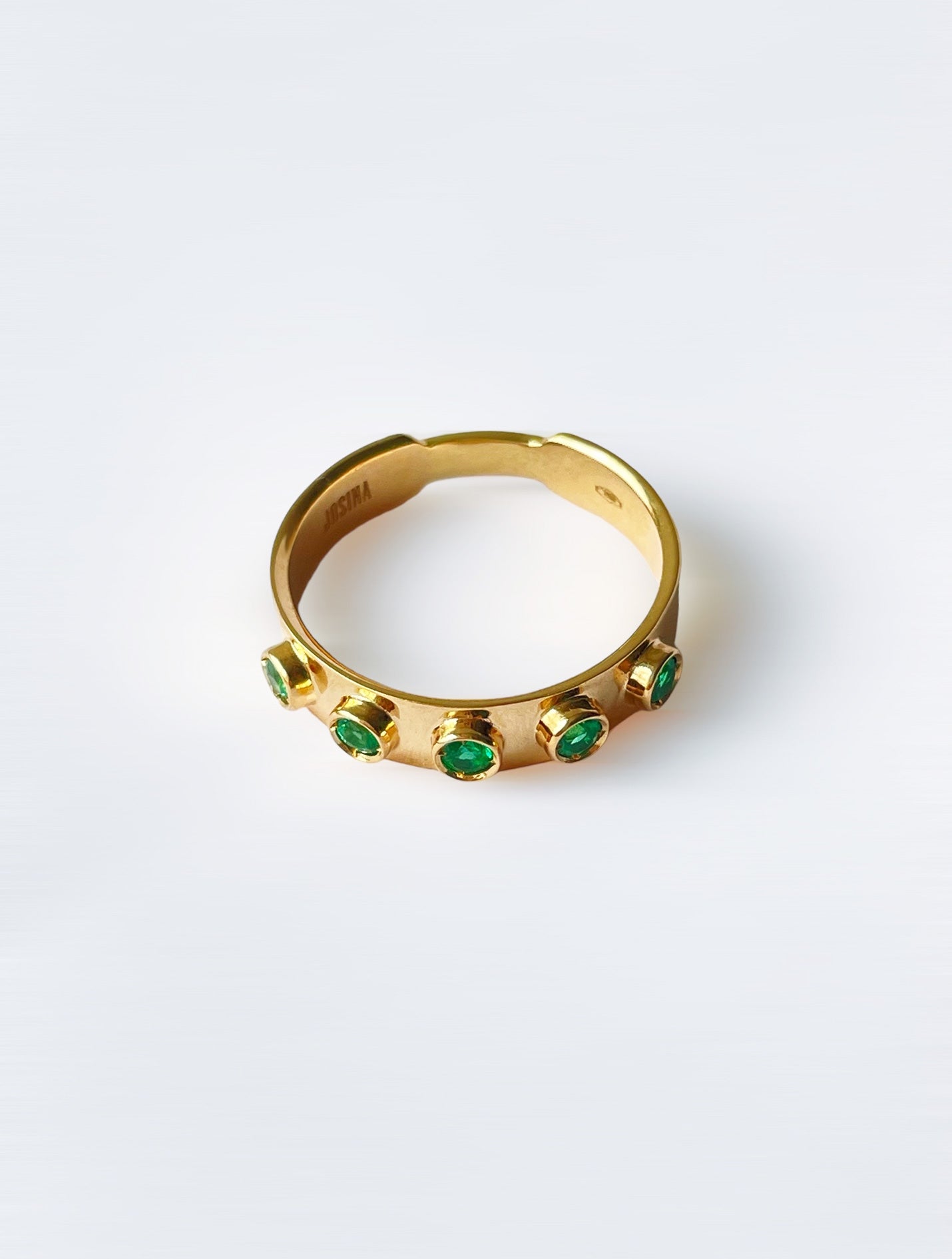 Jabbar - Ring with radiant emeralds