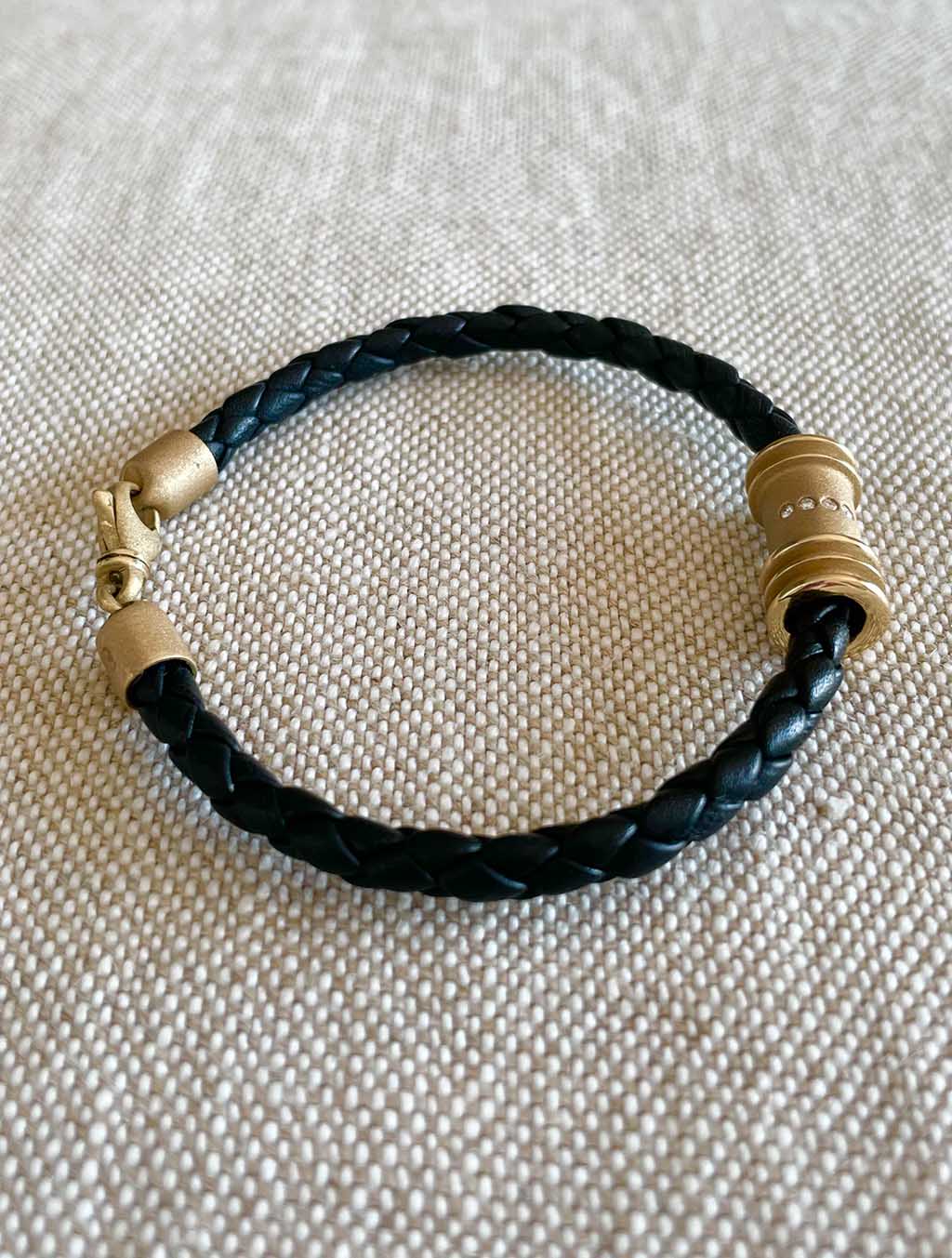 Mr. Grey - Heavy solid gold and leather bracelet