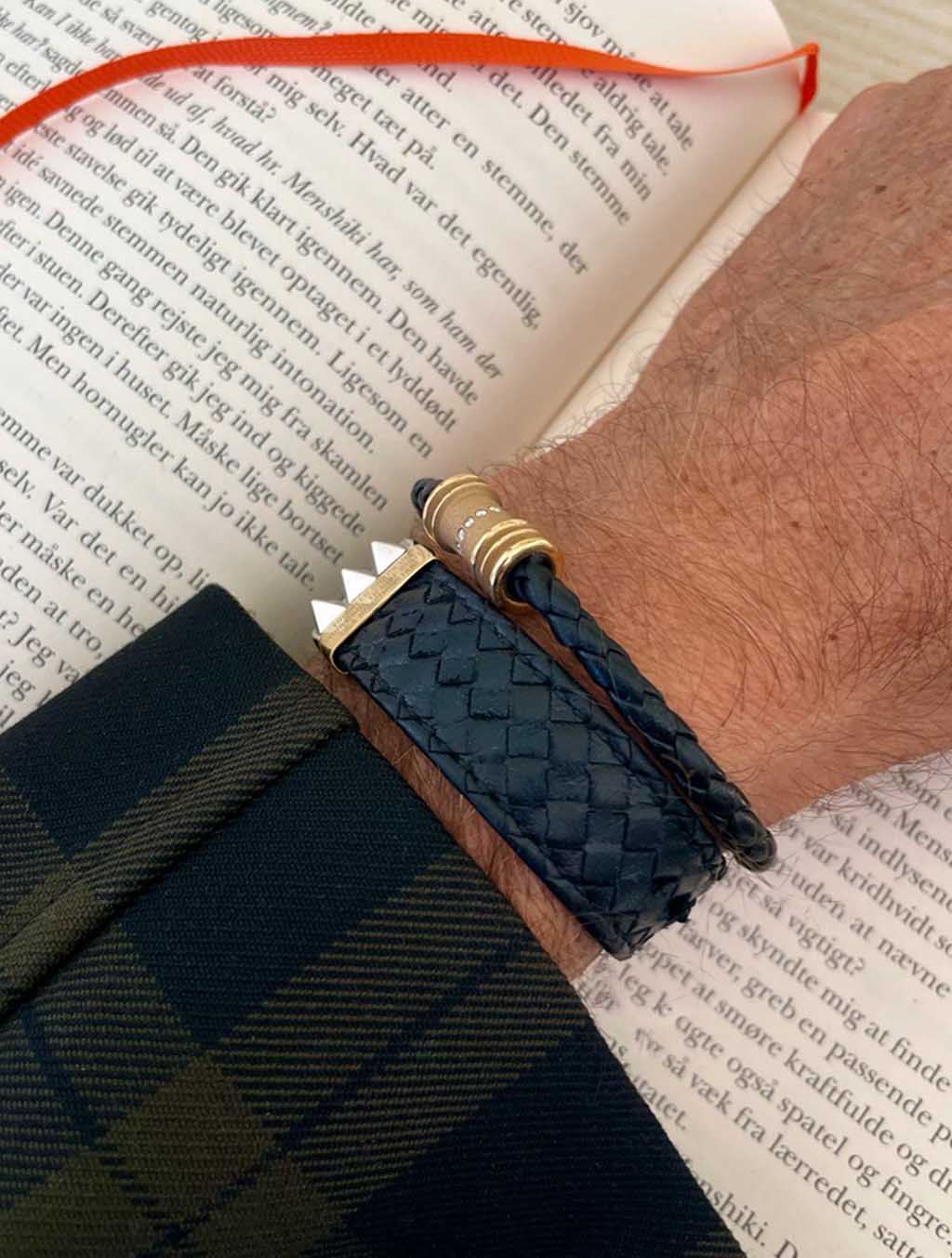 Mr. Grey - Heavy solid gold and leather bracelet