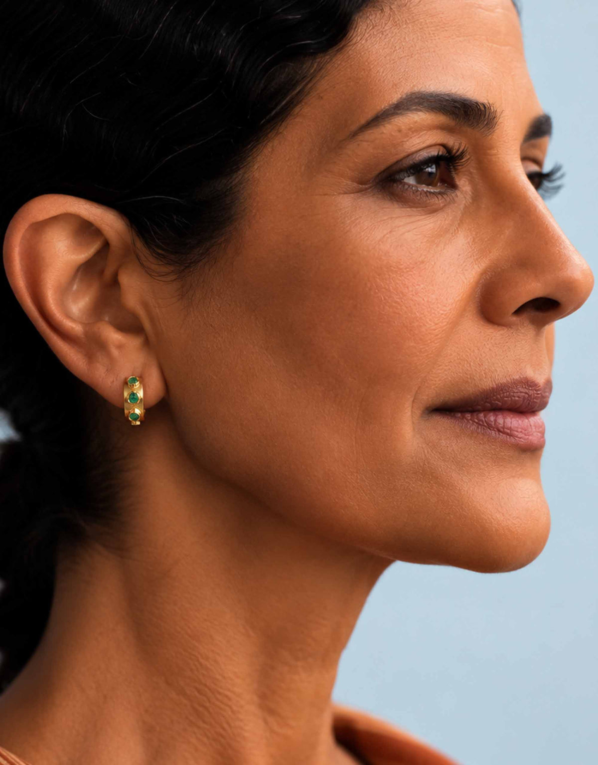 JABBAR – Pair of 18-Karat Gold Hoops with Green Emeralds