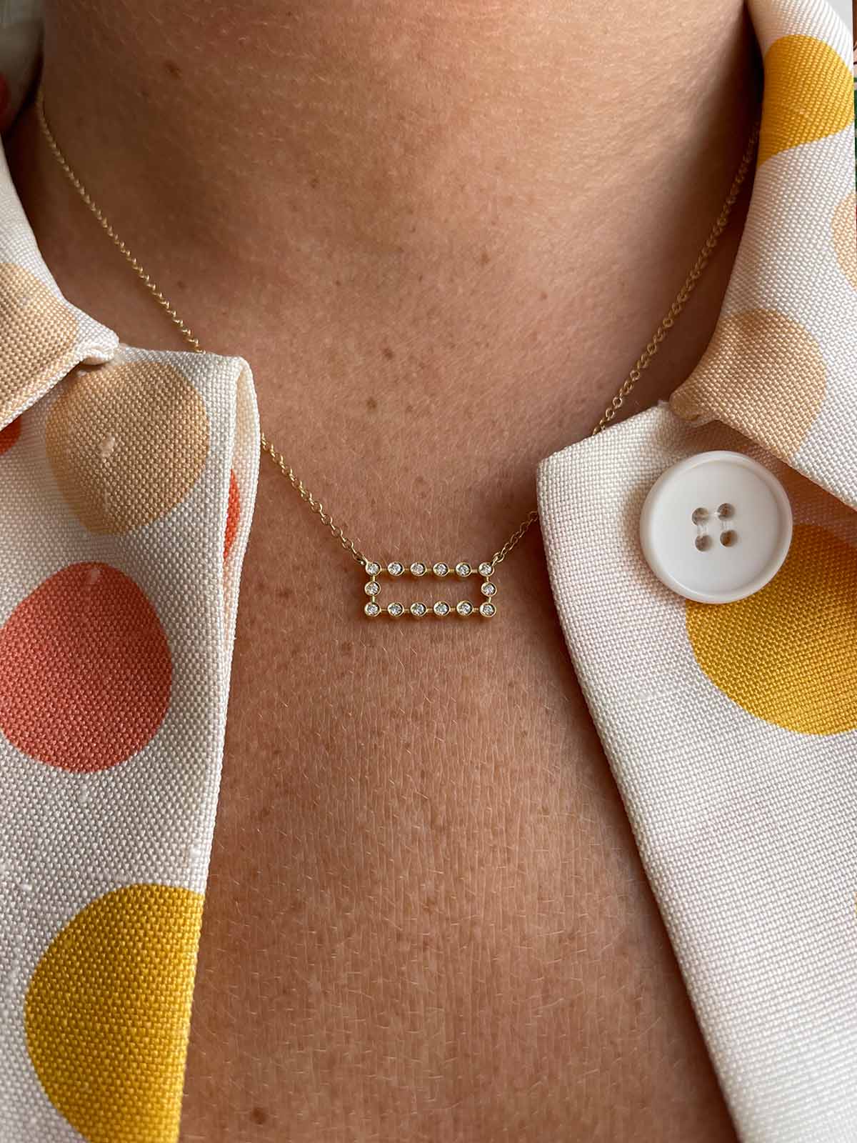 Frame Me - Pendant with 14 diamonds