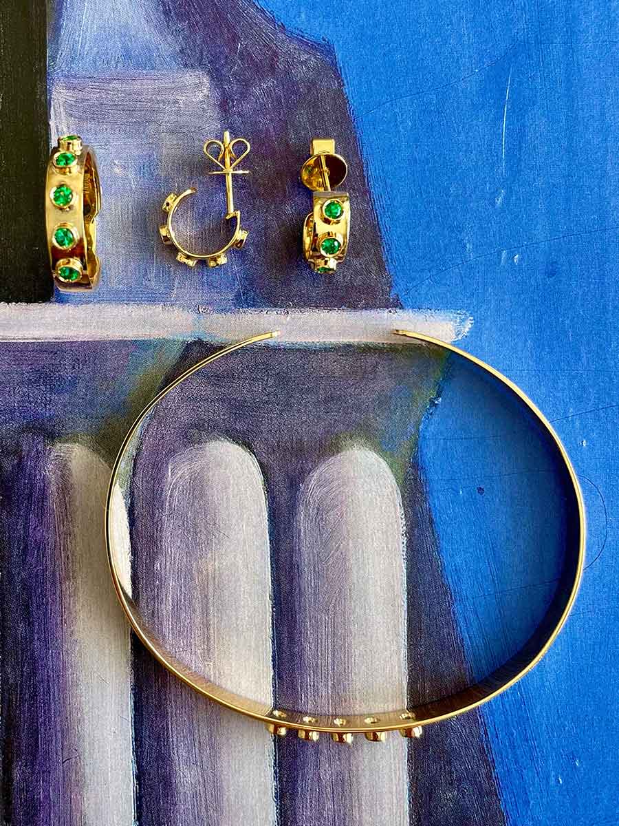 Jabbar - Hoops with vibrant green Emeralds